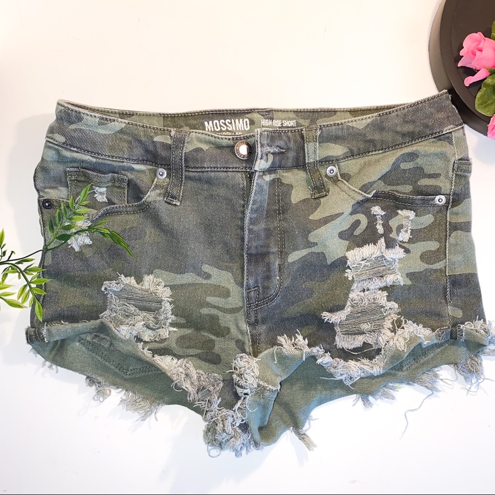 🦋 High-rise Camo Shorts  🦋